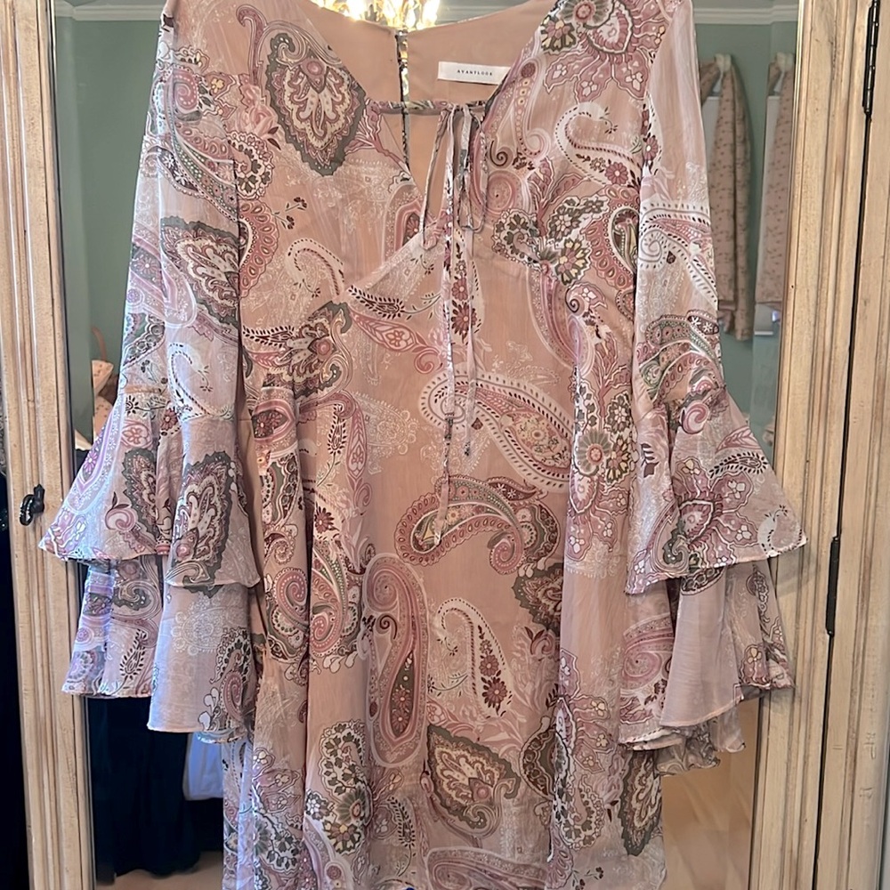 Women’s dress